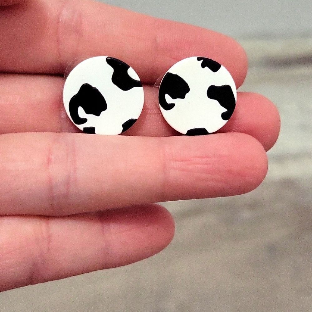 Circle cow print earrings